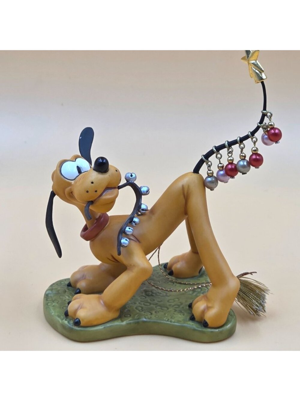 WDCC Pluto's Christmas Tree Pluto Helps Decorate Disney Annual Ornament